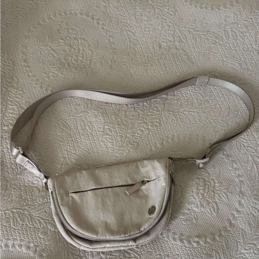 Lululemon white beige All Night Festival Crossbody belt Bag